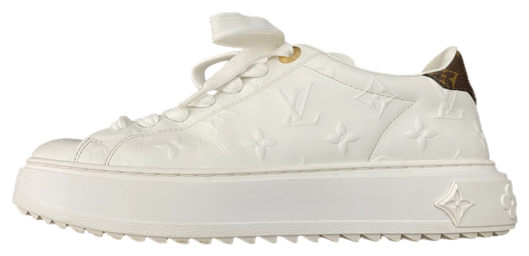 Derselbe Sneaker nach der Reinigung: strahlend weiss
